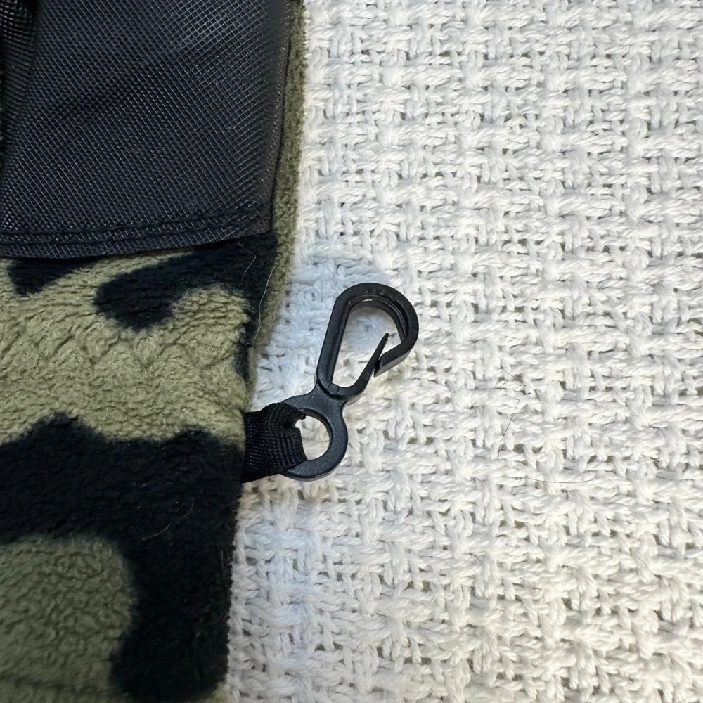 Old Navy‎ Kids Camo Fleece Gloves S M Winter Warmth Outdoor Play